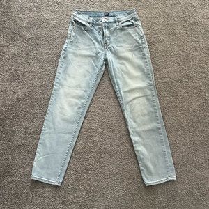 Gap Best Girlfriend light wash Jeans size 27